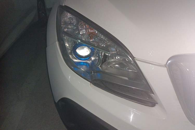 Used Buick Encore 2014 1.4T Automatic Two-Wheel Drive Urban Elite Model Right Front Headlight