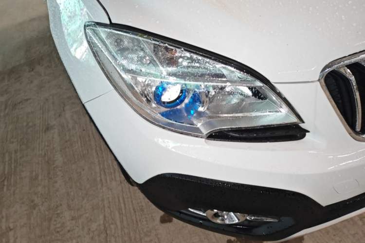 Used Buick Encore 2014 1.4T Automatic Two-Wheel Drive Urban Leading Model Right Front Headlight