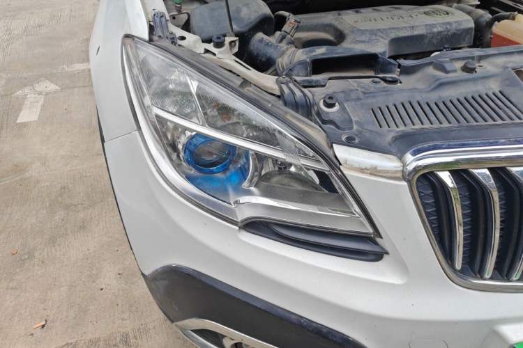 Used Buick Encore 2014 1.4T Automatic Two-Wheel Drive Urban Elite Model Right Front Headlight