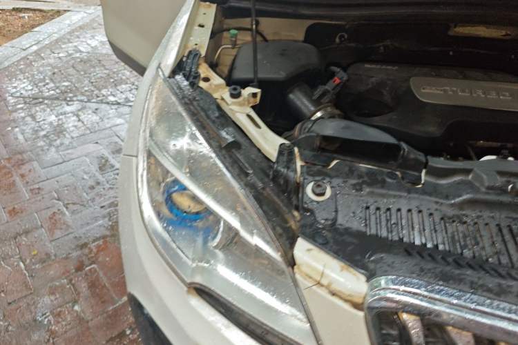 Used Buick Encore 2014 1.4T Automatic Two-Wheel Drive Urban Elite Model Right Front Headlight