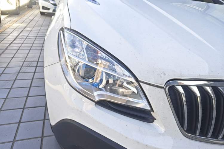 Used Buick Encore 2014 1.4T Automatic Two-Wheel Drive Urban Elite Model Right Front Headlight