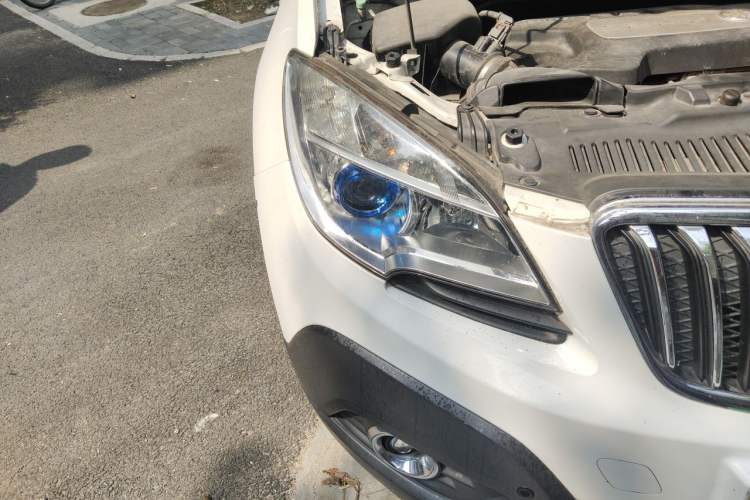 Used Buick Encore 2014 1.4T Automatic Two-Wheel Drive Urban Elite Model Right Front Headlight