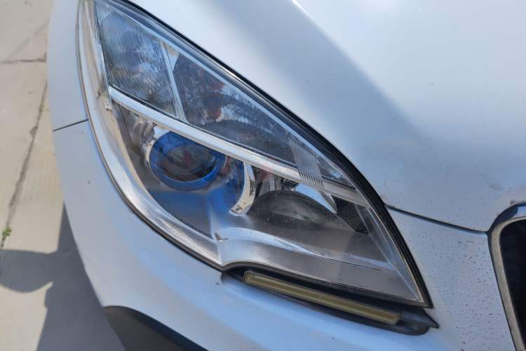 Used Buick Encore 2014 1.4T Automatic Two-Wheel Drive Urban Elite Model Right Front Headlight