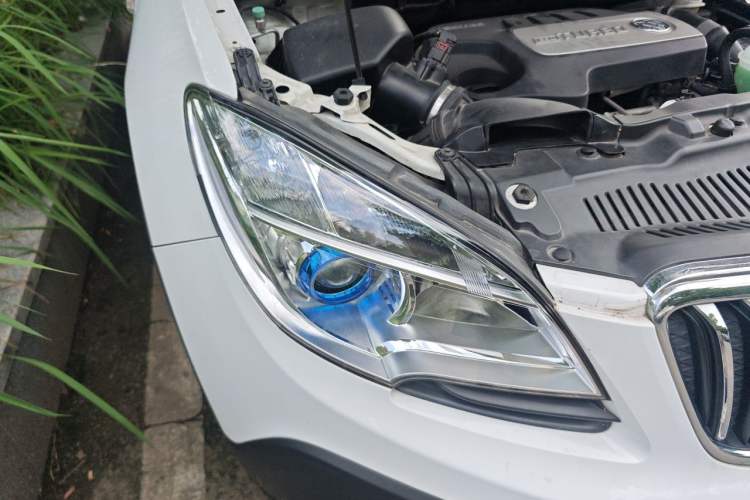 Used Buick Encore 2014 1.4T Automatic Two-Wheel Drive Urban Elite Model Right Front Headlight