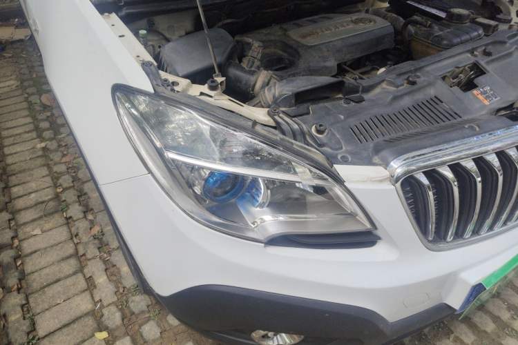 Used Buick Encore 2014 1.4T Automatic Two-Wheel Drive Urban Elite Model Right Front Headlight