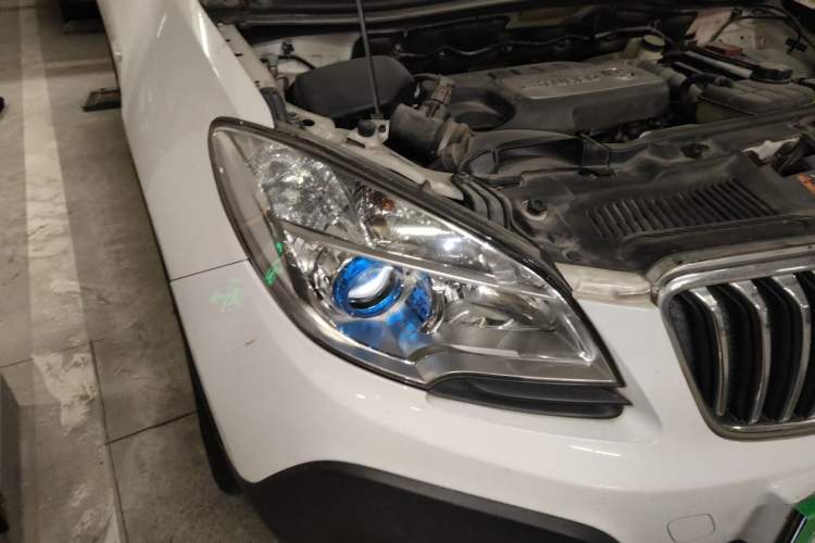 Used Buick Encore 2014 1.4T Automatic Two-Wheel Drive Urban Elite Model Right Front Headlight