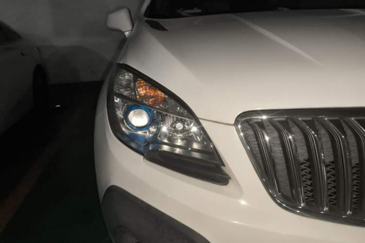 Used Buick Encore 2014 1.4T Automatic Two-Wheel Drive Urban Elite Model Right Front Headlight