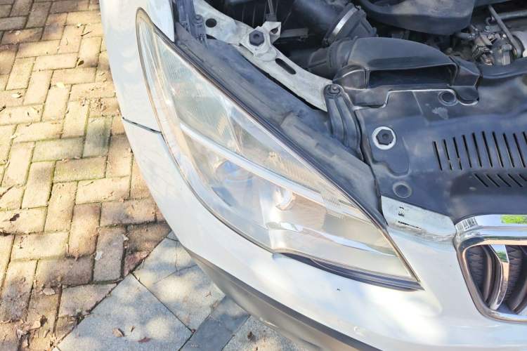 Used Buick Encore 2014 1.4T Automatic Two-Wheel Drive Urban Elite Model Right Front Headlight