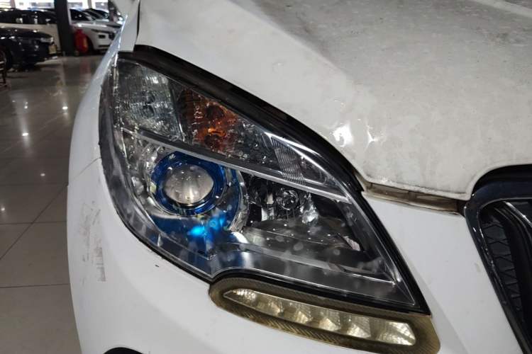 Used Buick Encore 2014 1.4T Automatic Two-Wheel Drive Urban Elite Model Right Front Headlight