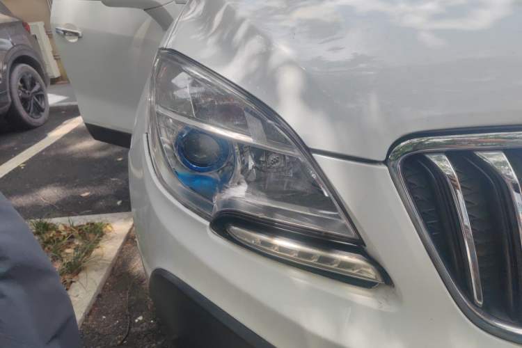 Used Buick Encore 2014 1.4T Automatic Two-Wheel Drive Urban Elite Model Right Front Headlight