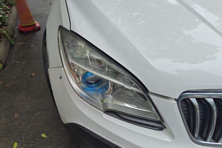Used Buick Encore 2014 1.4T Automatic Two-Wheel Drive Urban Elite Model Right Front Headlight