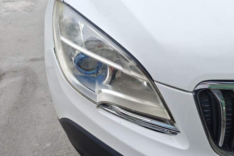 Used Buick Encore 2014 1.4T Manual Two-Wheel Drive Urban Advanced Model Right Front Headlight