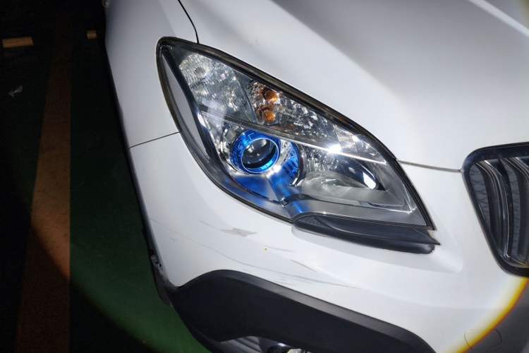 Used Buick Encore 2014 1.4T Automatic Two-Wheel Drive Urban Elite Model Right Front Headlight