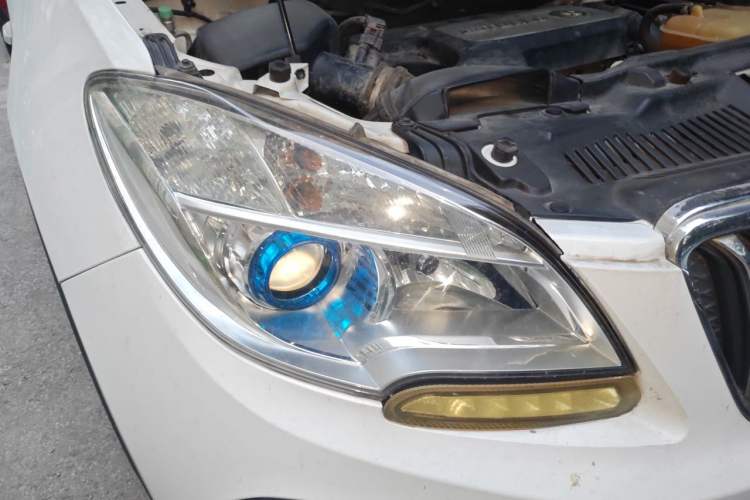 Used Buick Encore 2014 1.4T Automatic Two-Wheel Drive Urban Elite Model Right Front Headlight