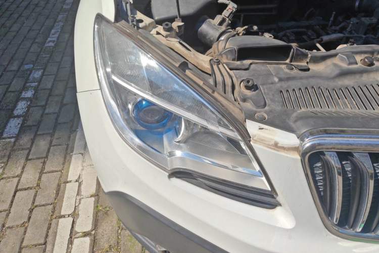 Used Buick Encore 2014 1.4T Automatic Two-Wheel Drive Urban Elite Model Right Front Headlight