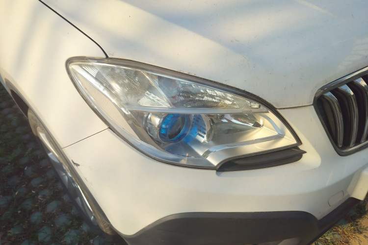 Used Buick Encore 2014 1.4T Automatic Two-Wheel Drive Urban Elite Model Right Front Headlight