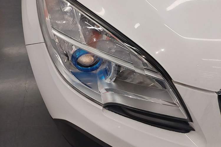 Used Buick Encore 2014 1.4T Automatic Two-Wheel Drive Urban Elite Model Right Front Headlight
