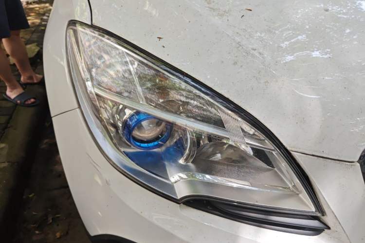 Used Buick Encore 2014 1.4T Automatic Two-Wheel Drive Urban Elite Model Right Front Headlight