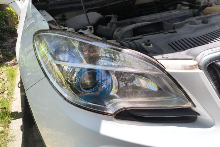 Used Buick Encore 2014 1.4T Automatic Two-Wheel Drive Urban Elite Model Right Front Headlight