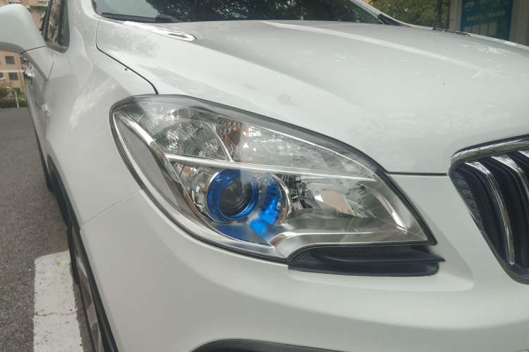 Used Buick Encore 2014 1.4T Manual Two-Wheel Drive Urban Advanced Model Right Front Headlight