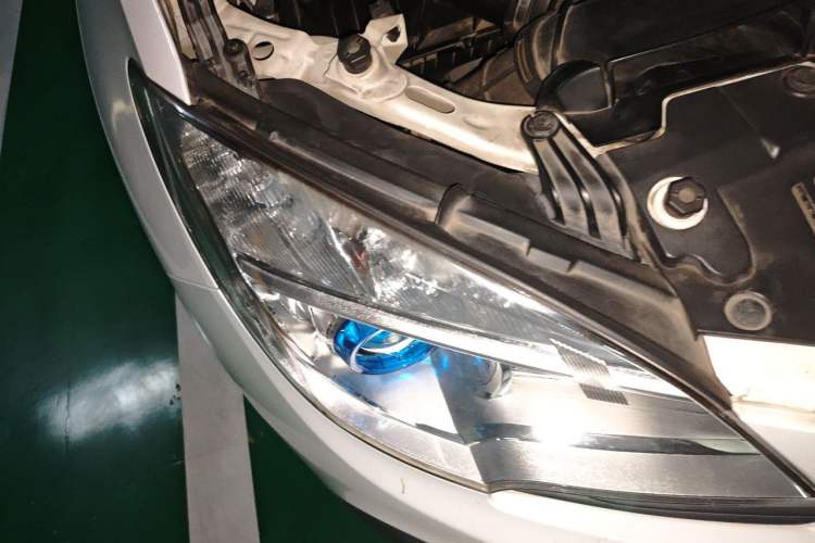 Used Buick Encore 2014 1.4T Automatic Two-Wheel Drive Urban Elite Model Right Front Headlight