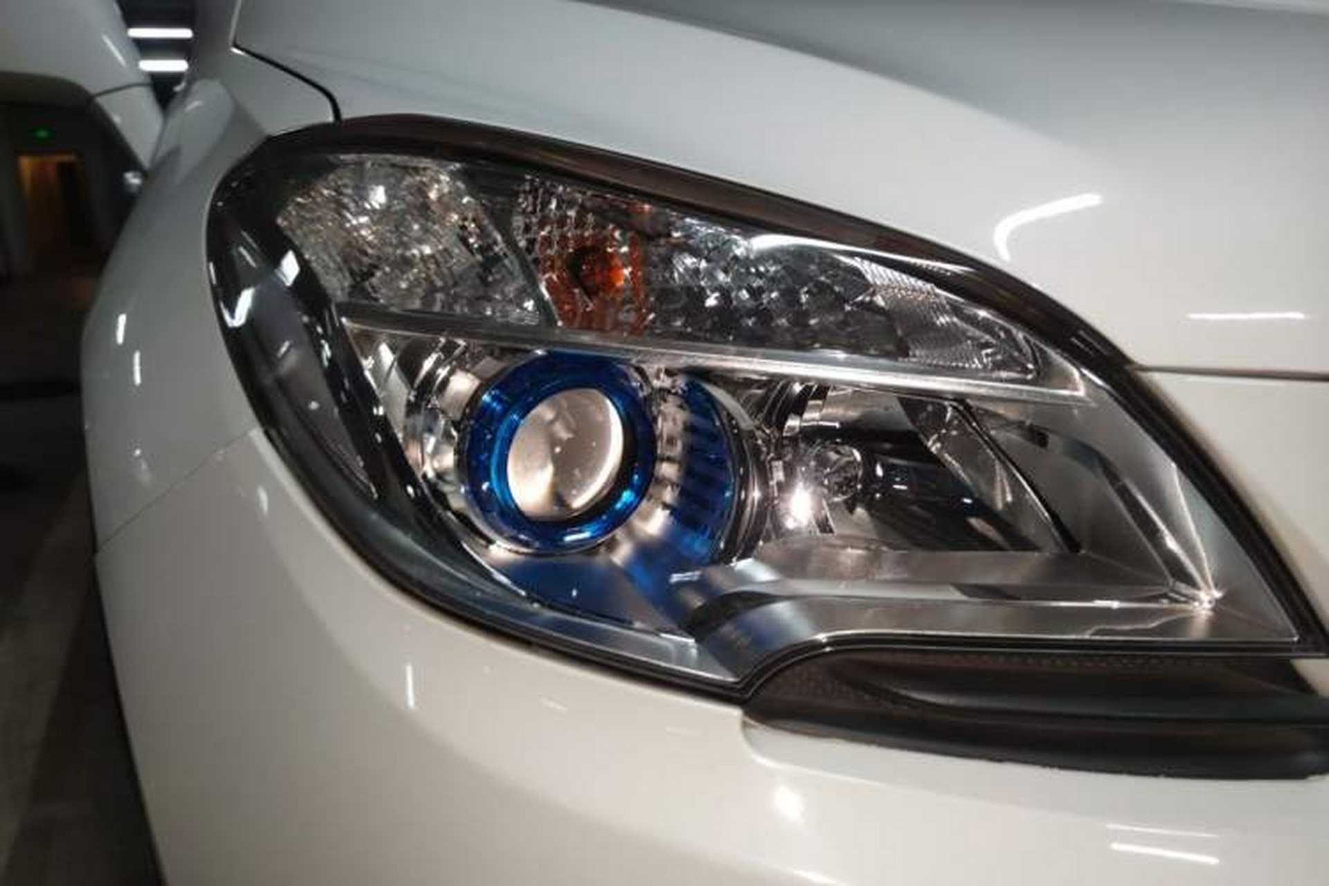 Used Buick Encore 2014 1.4T Automatic Two-Wheel Drive Urban Elite Model Right Front Headlight