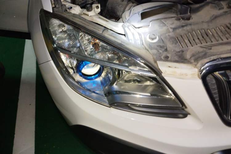 Used Buick Encore 2014 1.4T Automatic Two-Wheel Drive Urban Elite Model Right Front Headlight
