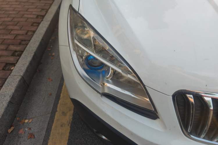 Used Buick Encore 2014 1.4T Automatic Two-Wheel Drive Urban Elite Model Right Front Headlight