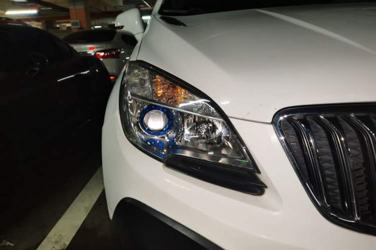 Used Buick Encore 2014 1.4T Manual Two-Wheel Drive Urban Advanced Model Right Front Headlight