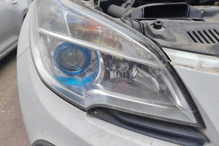 Used Buick Encore 2014 1.4T Automatic Two-Wheel Drive Urban Elite Model Right Front Headlight