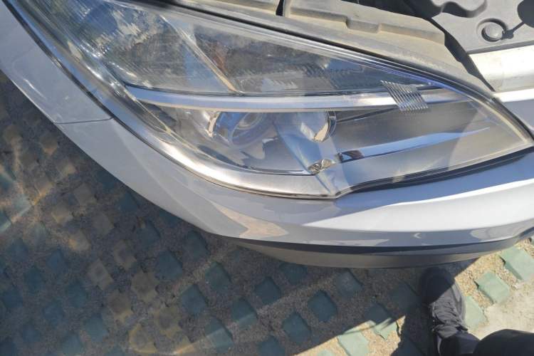 Used Buick Encore 2014 1.4T Automatic Two-Wheel Drive Urban Elite Model Right Front Headlight