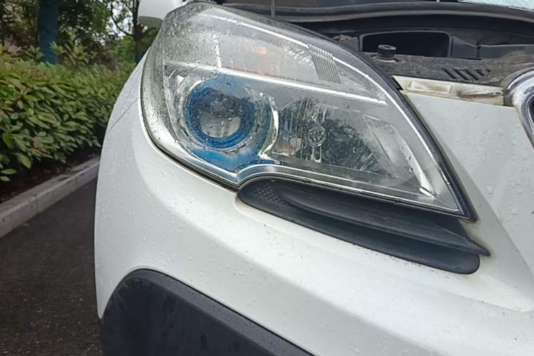 Used Buick Encore 2014 1.4T Manual Two-Wheel Drive Urban Sport Model Right Front Headlight