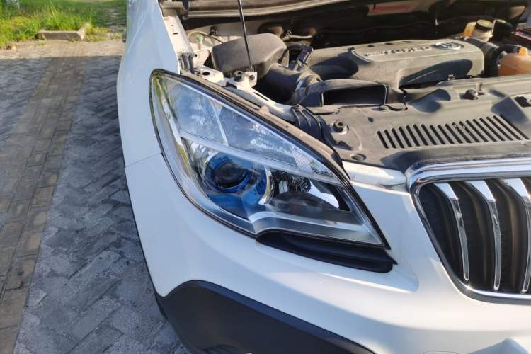 Used Buick Encore 2014 1.4T Automatic Two-Wheel Drive Urban Elite Model Right Front Headlight