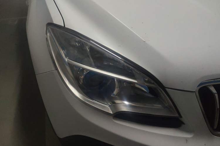 Used Buick Encore 2014 1.4T Automatic Two-Wheel Drive Urban Elite Model Right Front Headlight