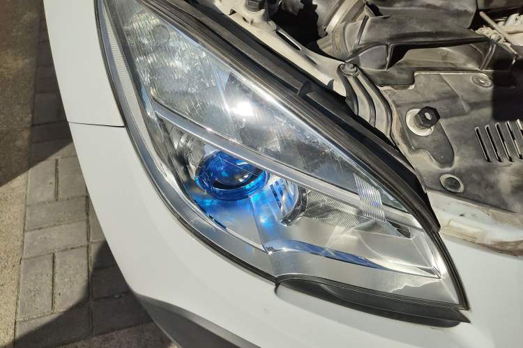 Used Buick Encore 2014 1.4T Manual Two-Wheel Drive Urban Advanced Model Right Front Headlight