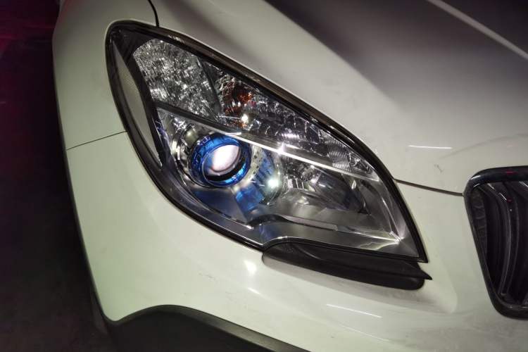 Used Buick Encore 2014 1.4T Automatic Two-Wheel Drive Urban Elite Model Right Front Headlight