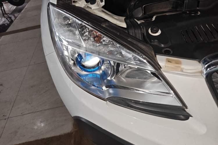 Used Buick Encore 2014 1.4T Automatic Two-Wheel Drive Urban Leading Model Right Front Headlight
