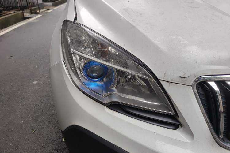 Used Buick Encore 2014 1.4T Automatic Two-Wheel Drive Urban Elite Model Right Front Headlight