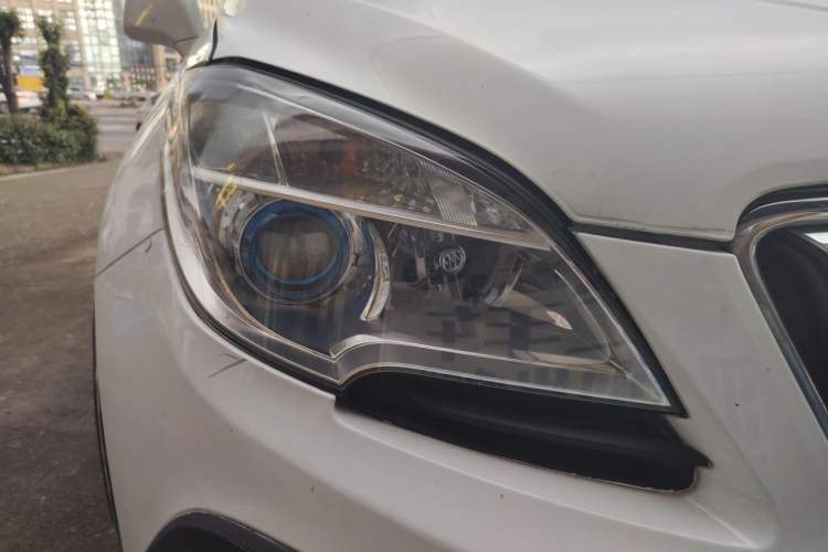 Used Buick Encore 2014 1.4T Automatic Two-Wheel Drive Urban Leading Model Right Front Headlight