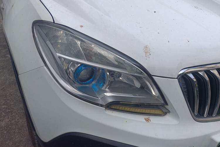 Used Buick Encore 2014 1.4T Automatic Two-Wheel Drive Urban Elite Model Right Front Headlight