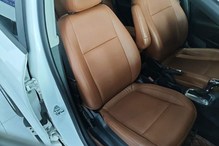 Used Buick Encore 2014 1.4T Automatic Two-Wheel Drive Urban Elite Model Right Front Seat