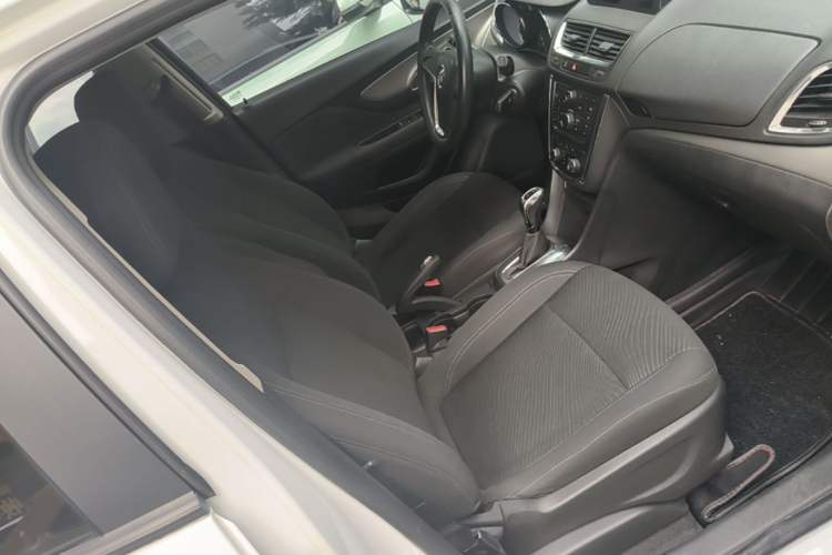 Used Buick Encore 2014 1.4T Automatic Two-Wheel Drive Urban Elite Model Right Front Seat