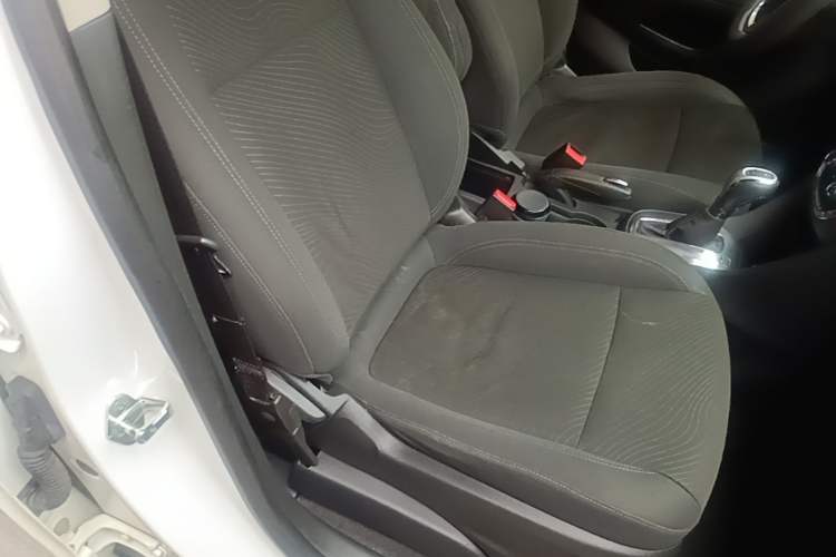 Used Buick Encore 2014 1.4T Automatic Two-Wheel Drive Urban Elite Model Right Front Seat