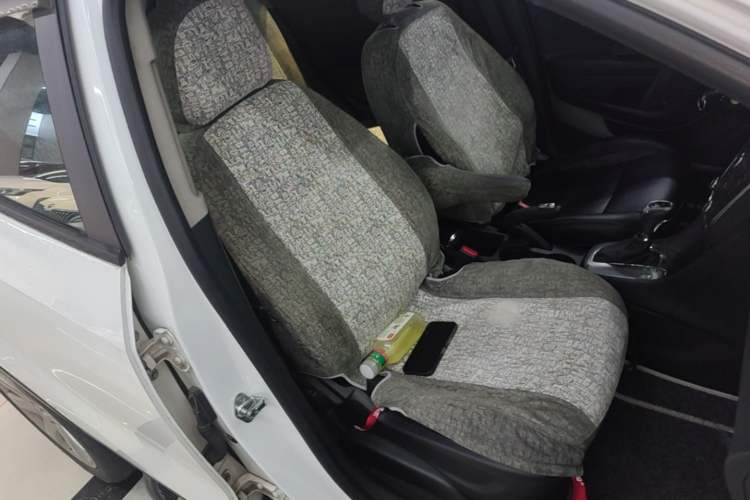 Used Buick Encore 2014 1.4T Automatic Two-Wheel Drive Urban Elite Model Right Front Seat