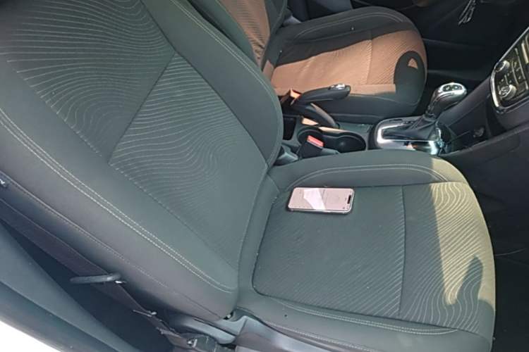 Used Buick Encore 2014 1.4T Automatic Two-Wheel Drive Urban Elite Model Right Front Seat