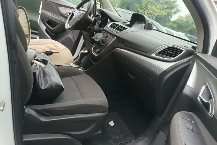 Used Buick Encore 2014 1.4T Automatic Two-Wheel Drive Urban Elite Model Right Front Seat
