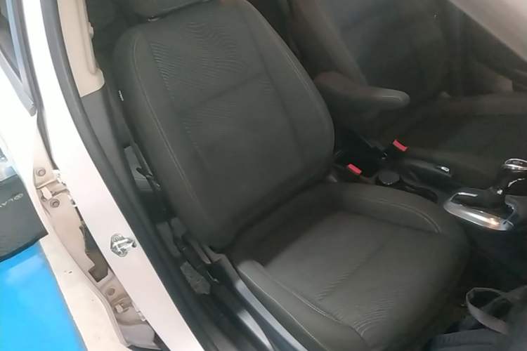 Used Buick Encore 2014 1.4T Automatic Two-Wheel Drive Urban Elite Model Right Front Seat