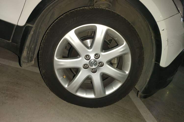 Used Buick Encore 2014 1.4T Automatic Two-Wheel Drive Urban Elite Model Right Front Wheel Hub