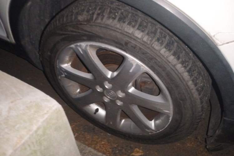 Used Buick Encore 2014 1.4T Automatic Two-Wheel Drive Urban Leading Model Right Front Wheel Hub