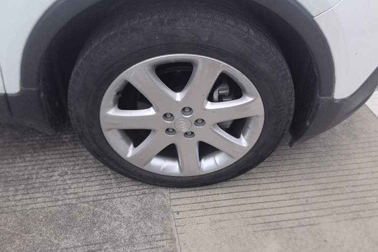 Used Buick Encore 2014 1.4T Automatic Two-Wheel Drive Urban Elite Model Right Front Wheel Hub